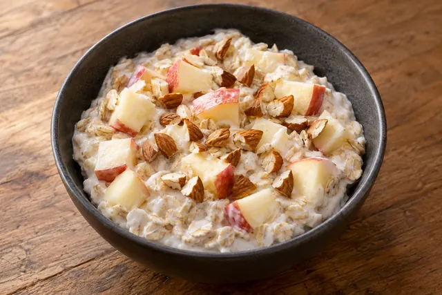Avena con yogur y manzana · imagen ilustrativa