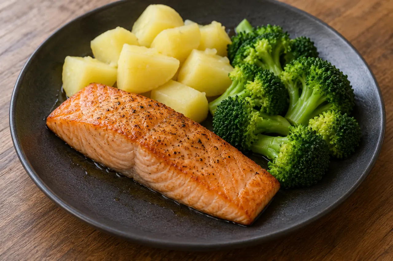 Salmón con patata y brócoli · imagen ilustrativa